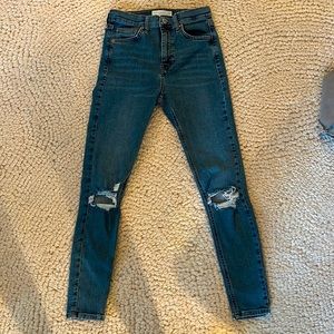 TOPSHOP Womens “Jamie “ Jean. SZ 28” waist/ 32” length